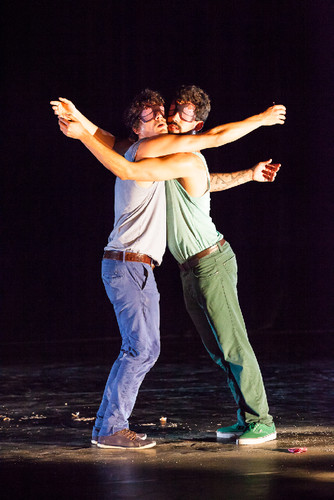 Lander Patrick - Cascas d'OvO crédito Zürich Tanzt