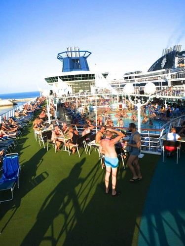 Cruzeiro Gay The Cruise La Demence 1.jpg