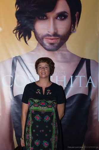 Joana Neves Pergaminho livro Conchita Wurst.jpg