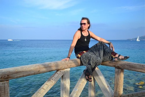 Costas Amnistia Internacional.jpg