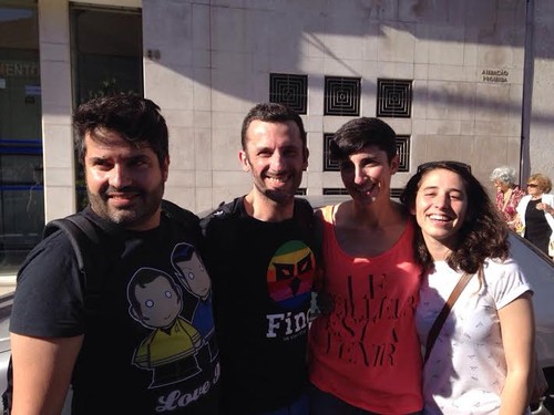 casais marcha orgulho 1.jpg